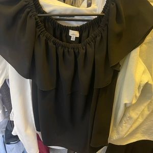 Aritiza - Wilfred off the shoulder black top - size M